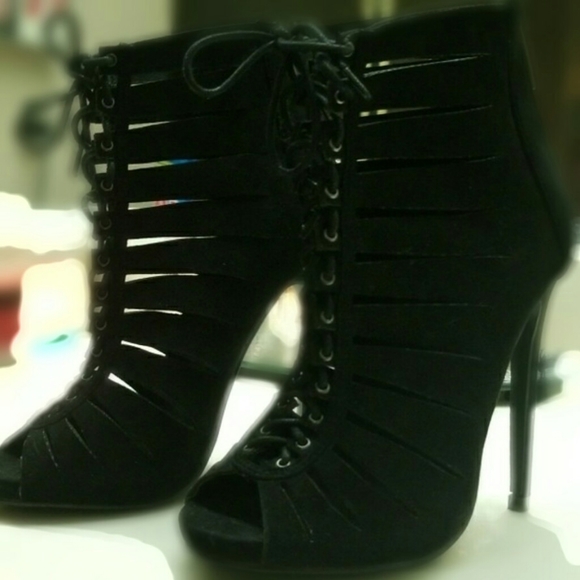 Size 6 black heel open toe lace up booties - Picture 2 of 3